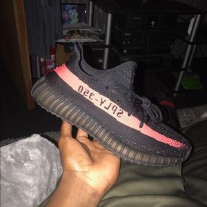 Yeezy V2 black/red size 9